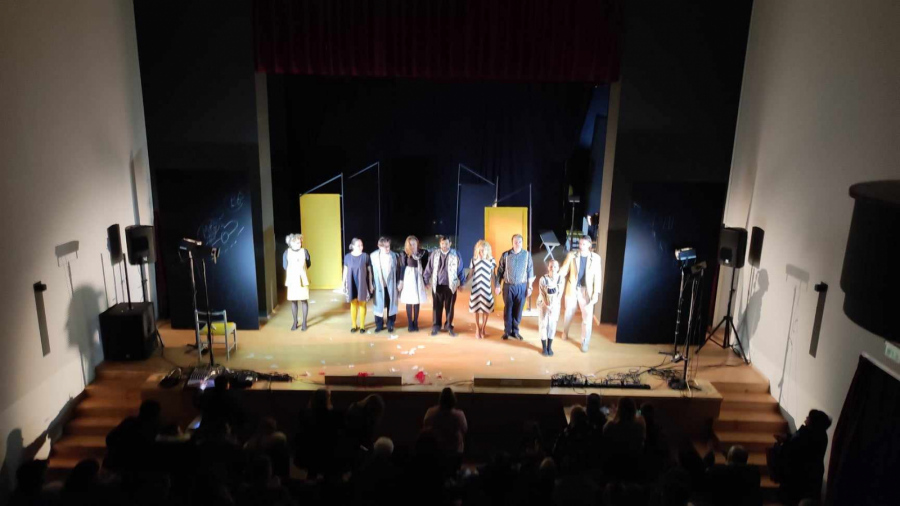 Стотици зрители в Бяла Слатина изгледаха два от спектаклите на Драматично-куклен театър-Враца 